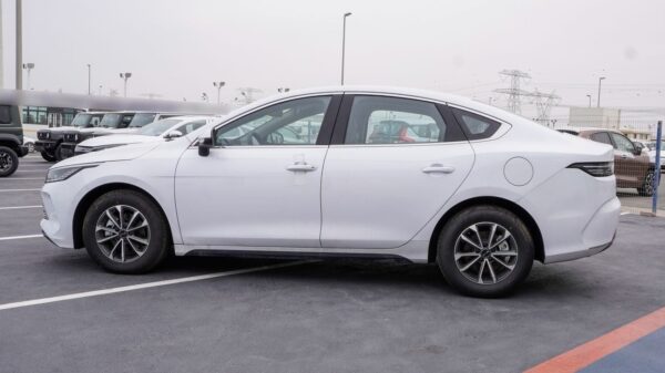 BYD Destroyer 05 PLUG IN Hybrid 2024 MODEL - 图片 13
