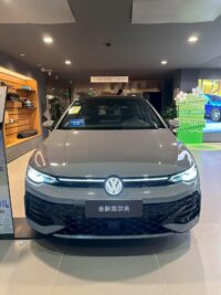 Volkswagen Golf 300TSI R-Line