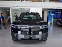 Leopard Titanium 7 plug-in hybrid 2025