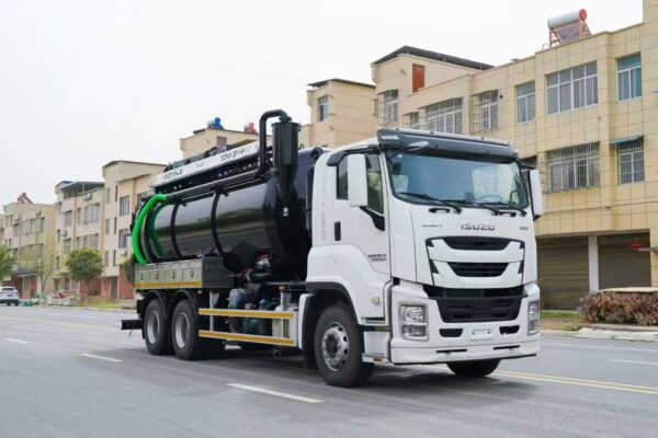 ISUZU Sewage suction Truck